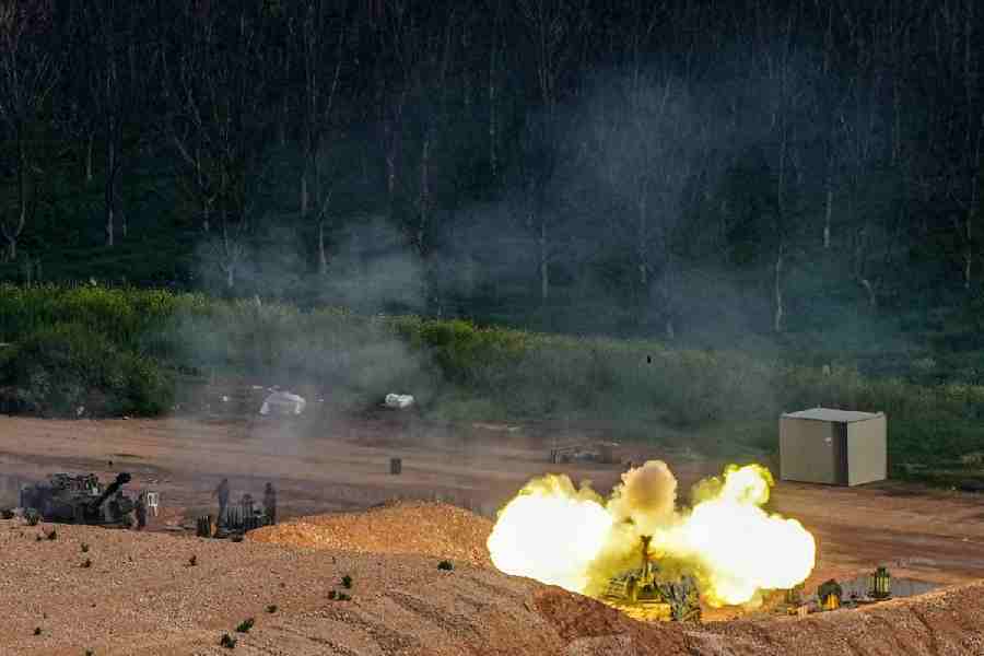 An Israeli artillery unit fires towards Lebanon, amid escalating hostilities between Israel and Hezbollah, as the U.S.-Israeli conflict with Iran continues, in northern Israel, March 28, 2026.