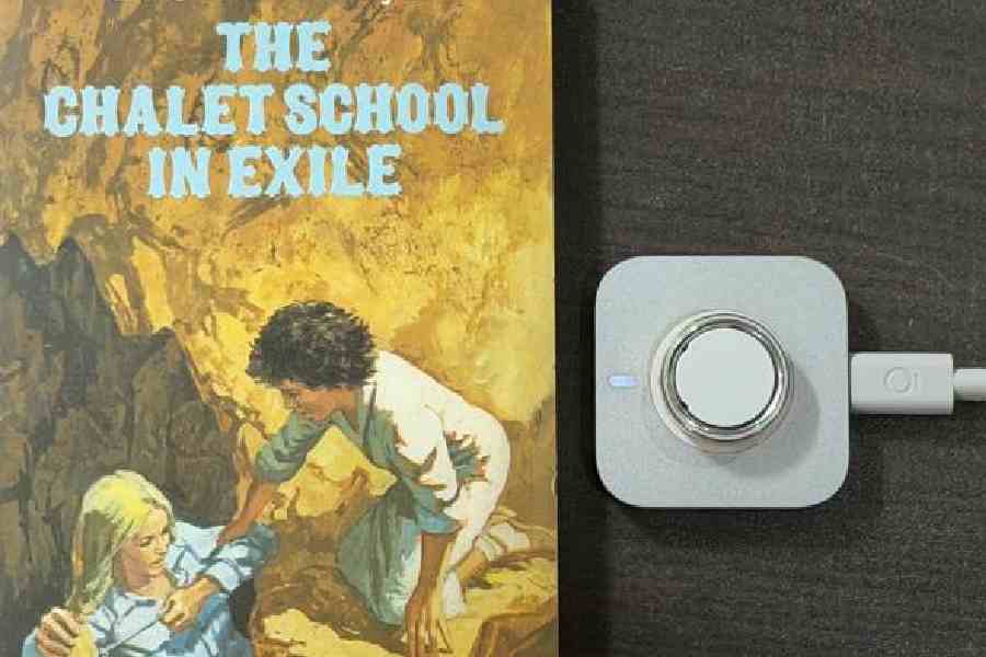 The charger for Oura Ring 4. Picture: Mathures Paul