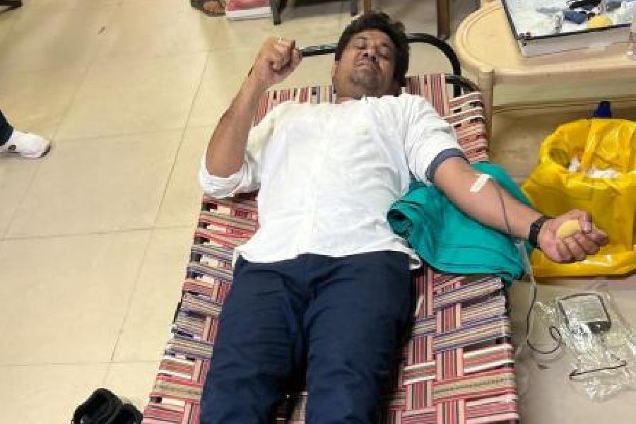 CPM nominee donates blood to patient
