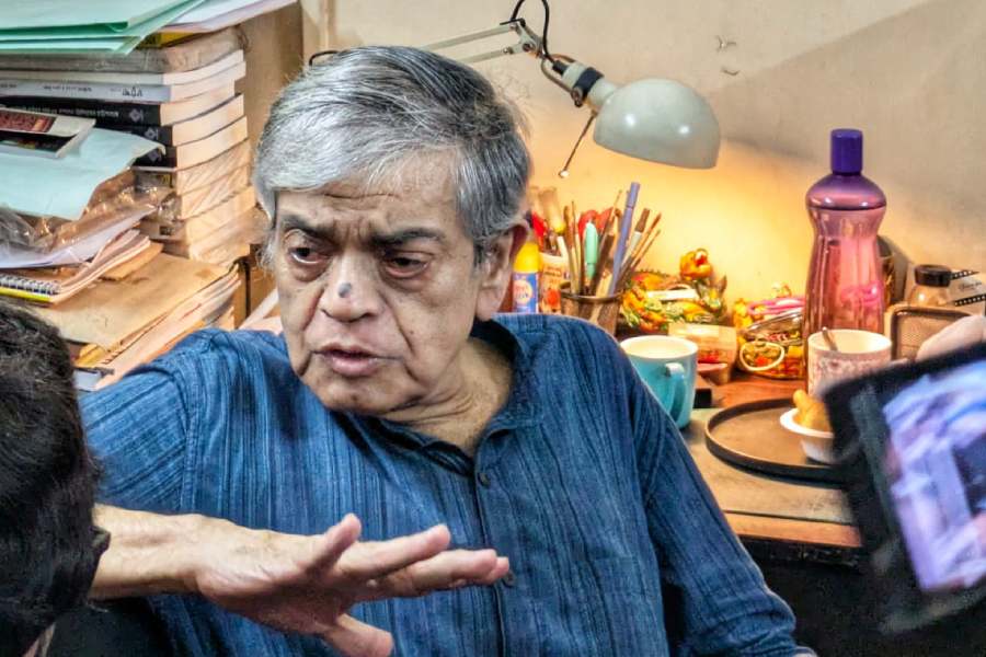 Sandip Ray engaged in conversations with the visitors 