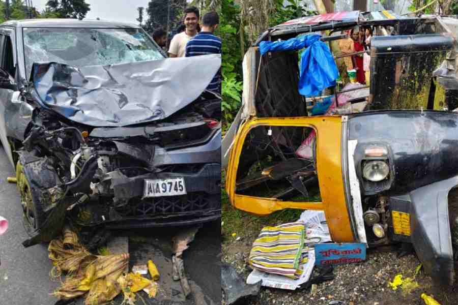 The damaged SUV and (right the autorickshaw after the collision onNH17 near Cooch Behar town on Sunday.