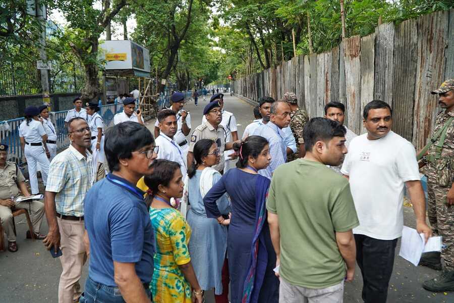 Deployment varies depending on the number of Assembly constituencies linked to each venue, with larger contingents at centres handling multiple strongrooms