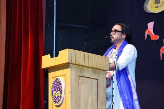 The fest commenced with a graceful inauguration ceremony that highlighted the legacy and achievements of both organising clubs. The occasion was elevated by the presence of renowned Bharatnatyam dancer and choreographer Dr. Arkadev Bhattacharya, whose insightful address inspired participants and attendees alike. The opening performance by a student artist set an engaging tone, capturing the audience’s attention from the very beginning.
