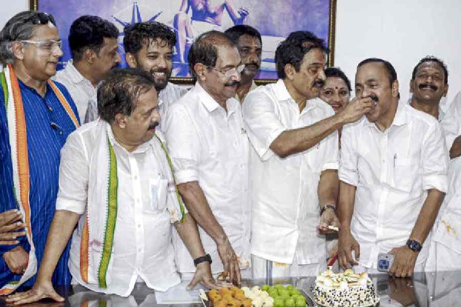 Kerala CM race Congress leadership tussle