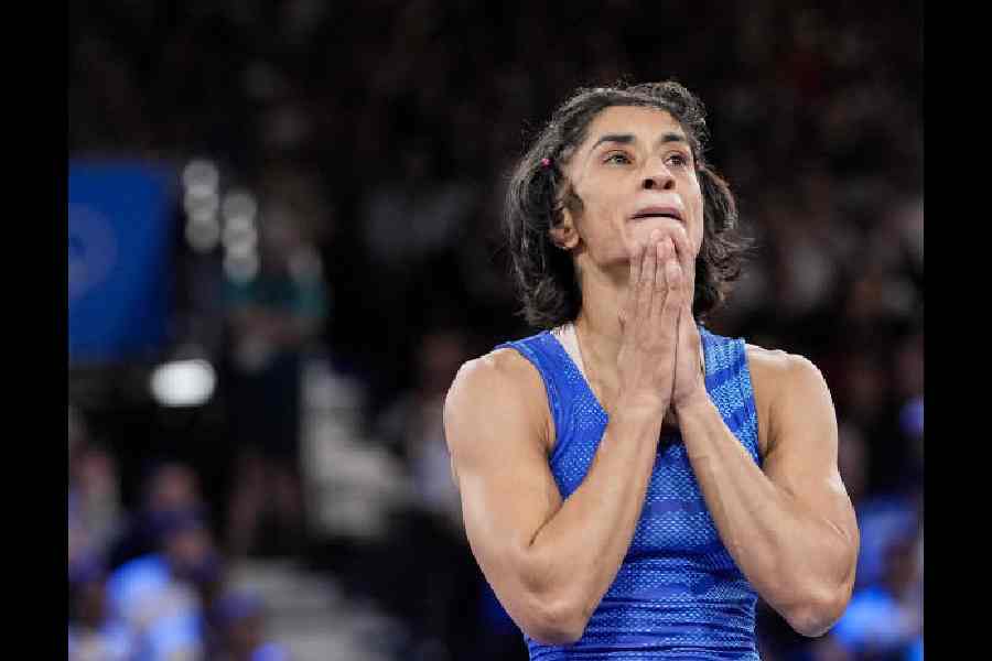 Vinesh Phogat WFI notice