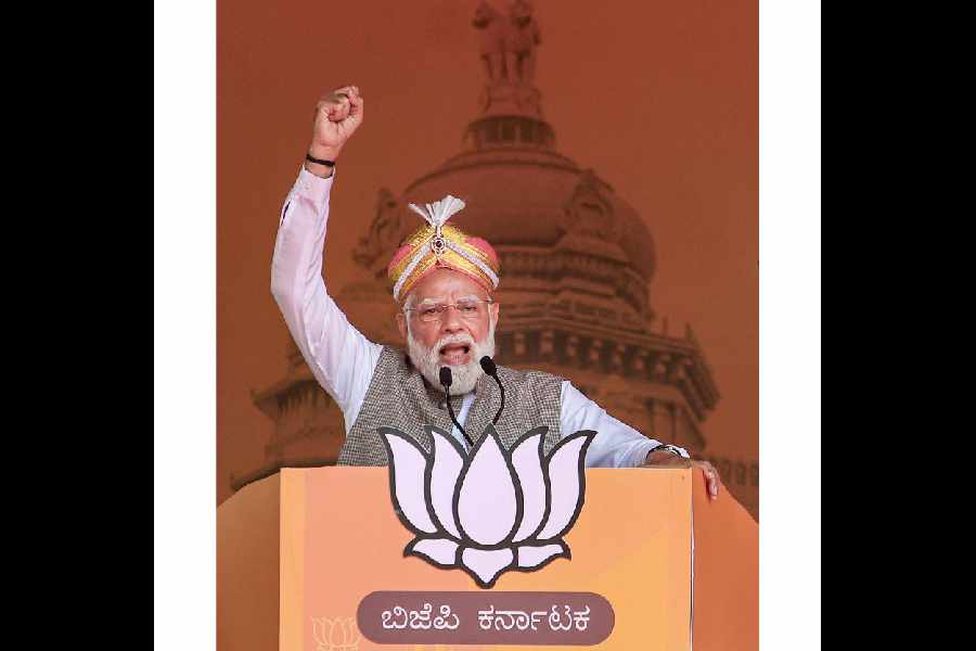 Prime Minister Narendra Modi addresses a public meeting