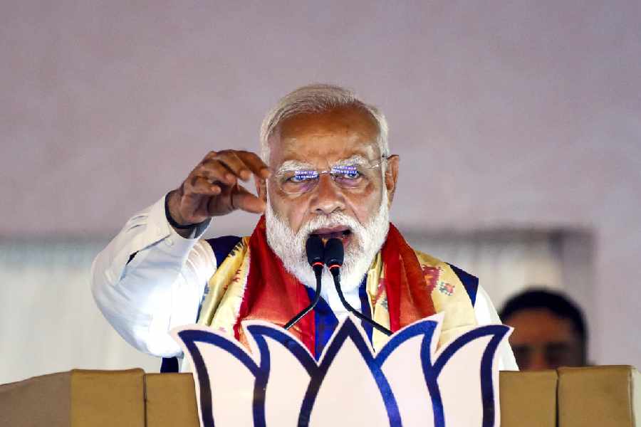Prime Minister Narendra Modi addresses a public meeting