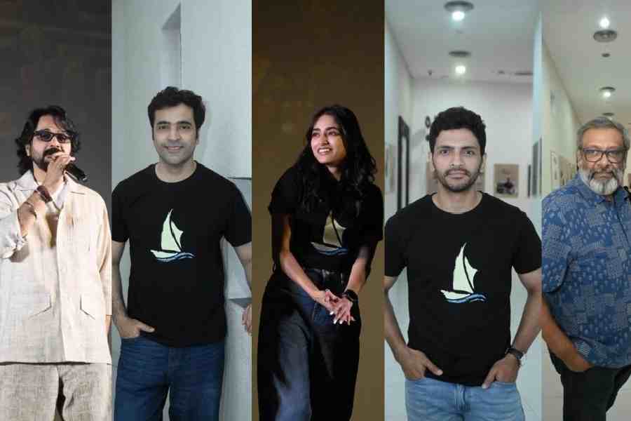 Prosenjit Chatterjee, Abir Chatterjee, Ishaa Saha, Arjun Chakrabarty and Kaushik Ganguly