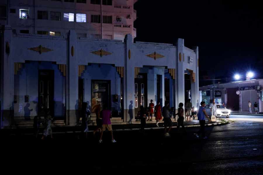 People protest against frequent power cuts