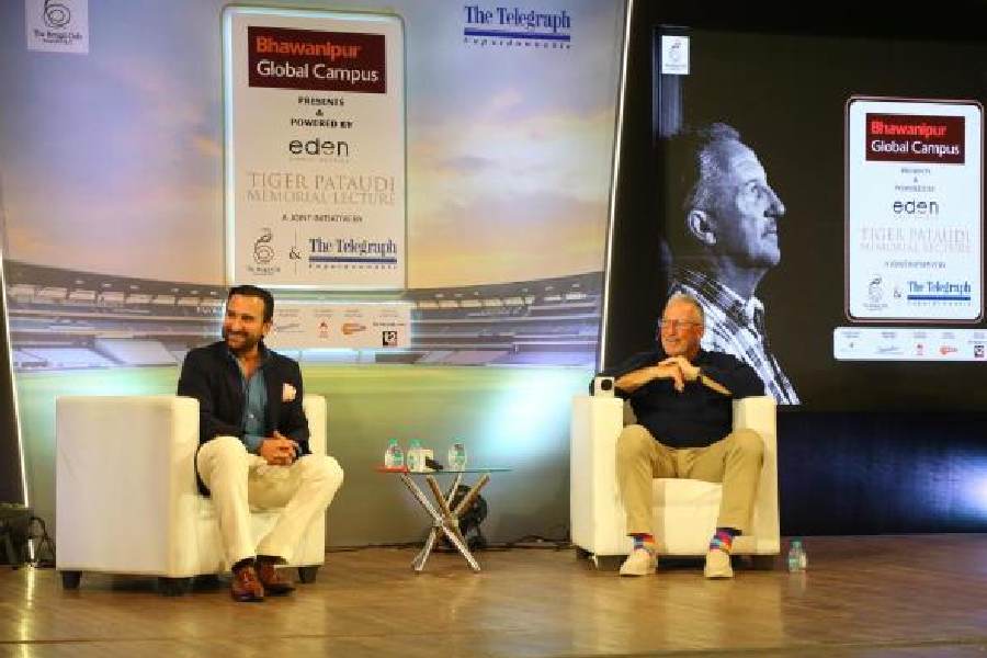 Actor Saif Ali Khan, and (right) Lord Ian Botham at GD Birla Sabhaghar on Tuesday. Picture by Koushik Saha 