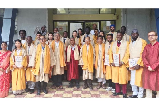 The convocation was inaugurated by Prof. S. P. Mukherjee, Chairman, Board of Directors, ISEC, while Prof. Amartya Kumar Dutta, Director, ISI, delivered the welcome address and awarded diplomas to the graduating trainees. Prof. Ayanendranath Basu, Acting Member-Secretary of ISEC, presented the annual review of the Centre’s activities
