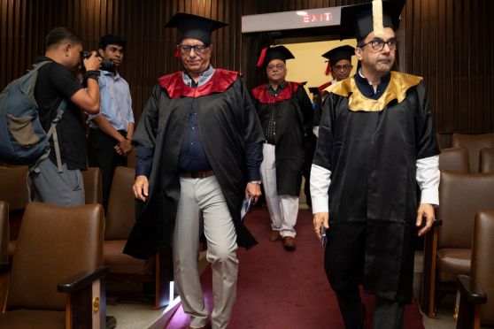 The conferring of diplomas, read out by Prof Kankana Mukhopadyay, Chairperson, PGP Office, was followed by the presentation of awards to students who excelled in academics and extracurricular activities. Anushka De secured the first rank in the merit list, while Ananya Pal received the prestigious Praxis Blue award for being the “Best All-Round Student.” 