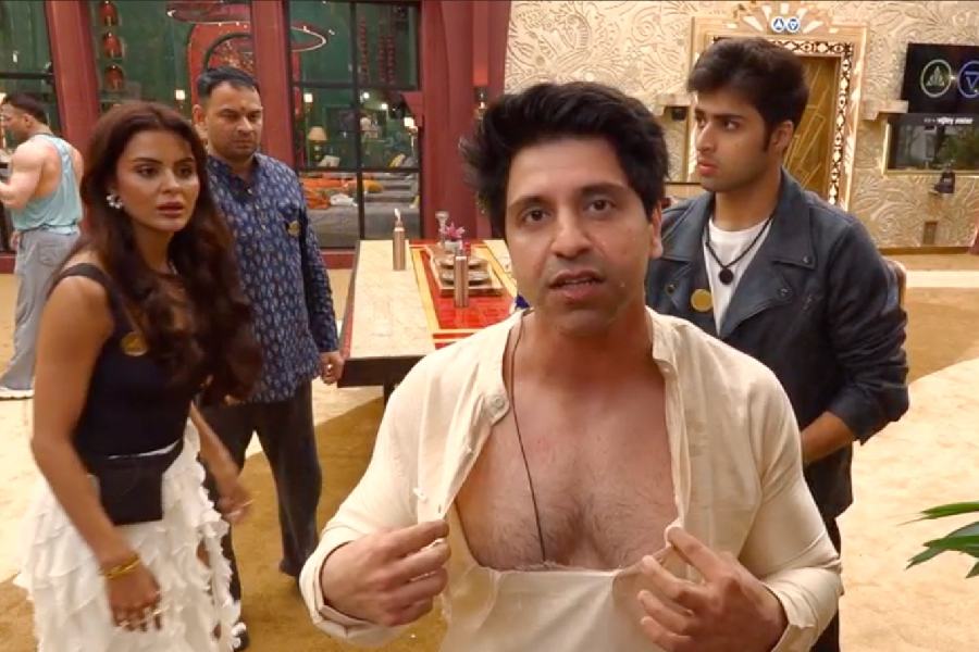 Shehzad Poonawalla Asked Rise and Fall Makers to Spare Siwet