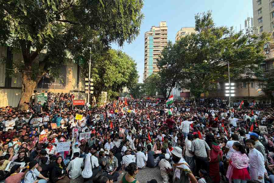 Crowd gathers at Shivaji Park in Mumbai during the Cockroach Janta Party protest demanding the resignation of Chief Election