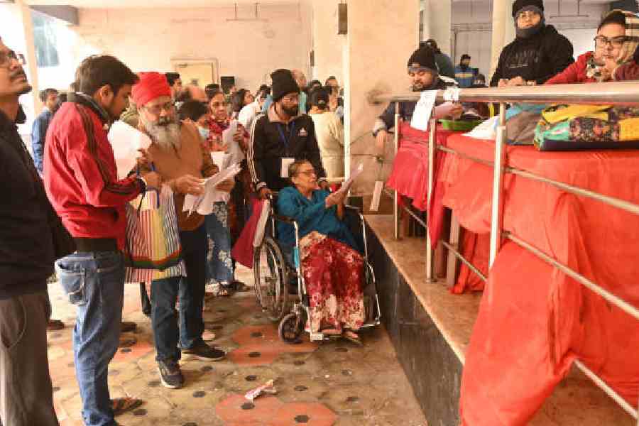 Two Bengal Officials Regain Votes After SIR Deletions