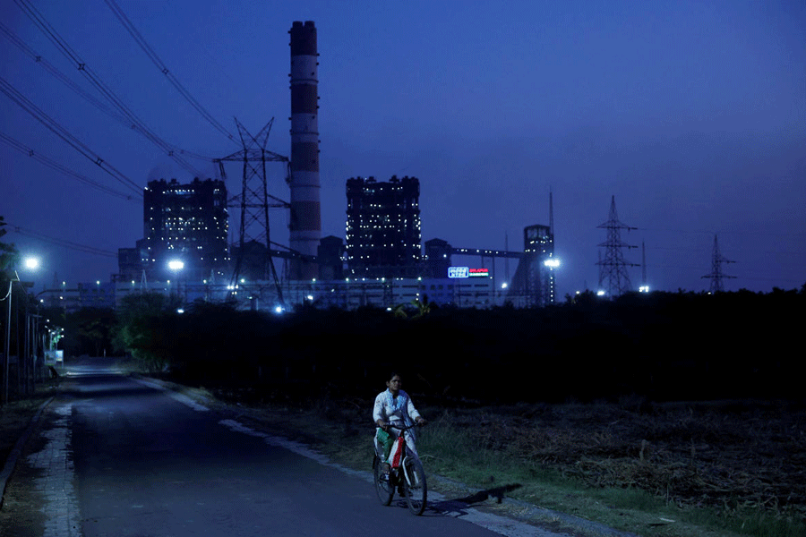 Weak Hydropower Fuels India Power Crunch; States Seek Extra Supply