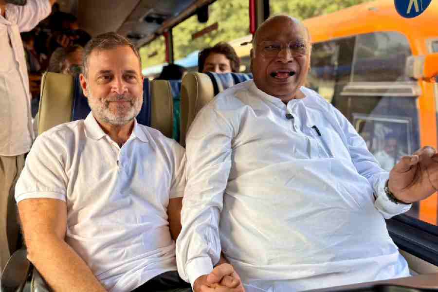 INDIA bloc MPs take CEC protest to Jantar Mantar, vow to continue protest until demands are met​