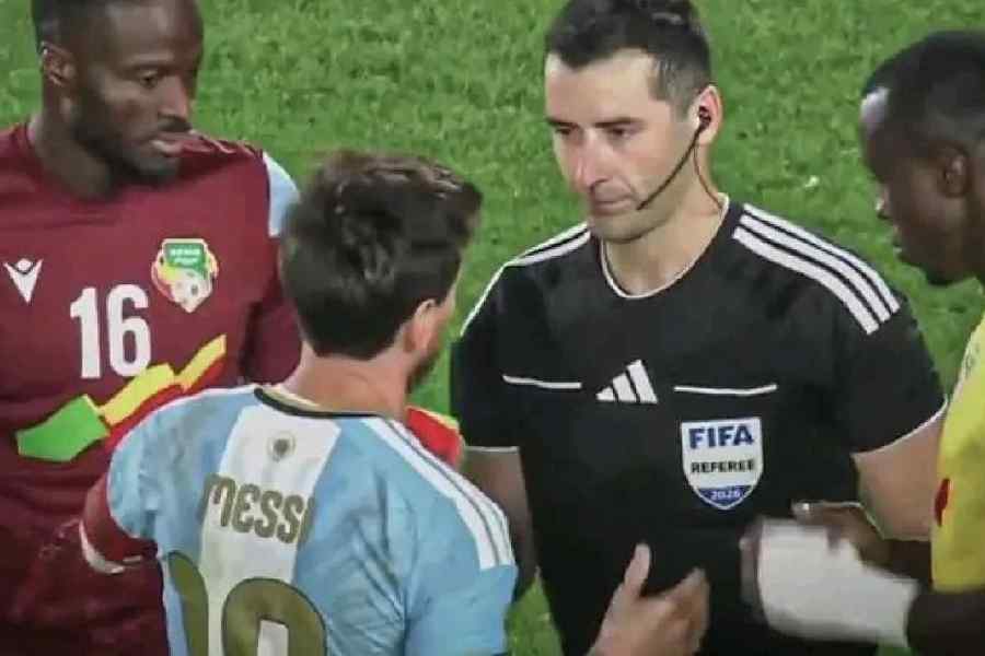 Messi Bids Emotional Farewell After Final Argentina International Appearance