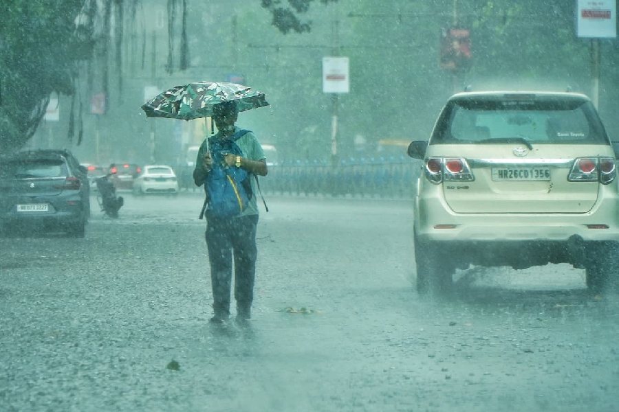 Kolkata May See Mahalaya Rain Before Dry Weather Returns