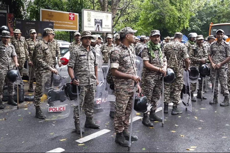 Anti-CEC protest LIVE: Rahul Gandhi to lead Opposition march against Gyanesh Kumar to Supreme Court, metro services restricted
