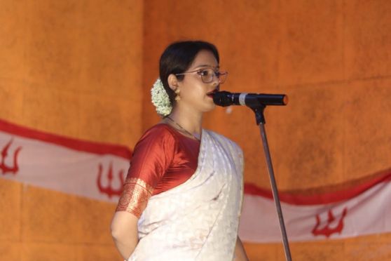 The inaugural segment continued with Ankita Patra and members of the college’s music team, Goonj, presenting Ya Chandi, an invocation celebrating the divine feminine. Poetry recitation by Monami Mondal added another artistic dimension to the proceedings, bringing together literary expression and the devotional spirit associated with Agomoni.