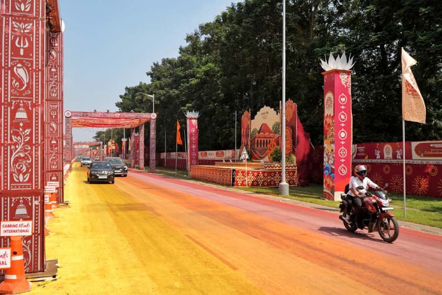Kolkata's Colourful Roads May Fade in Months, Minister Says