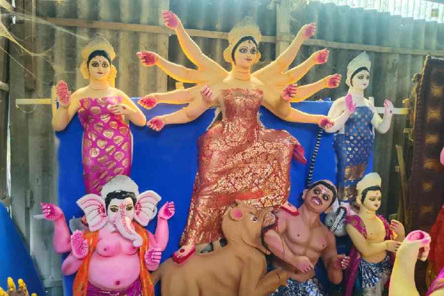 The Durga idol that will be sent to the Balurghat Central Correctional Home in progress