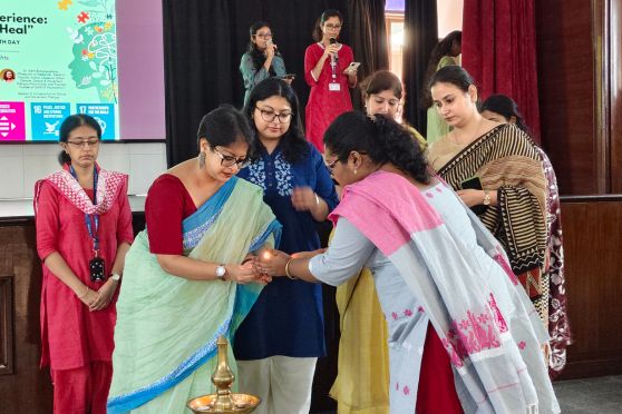 Lighting of the lamp at the beginning of the event.
