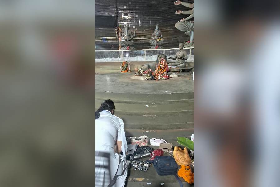 ಚೋರ್ಬಗನ್ ದುರ್ಗಾ ಪೂಜೆಯ ಮಂಟಪದ ದೃಶ್ಯಗಳು