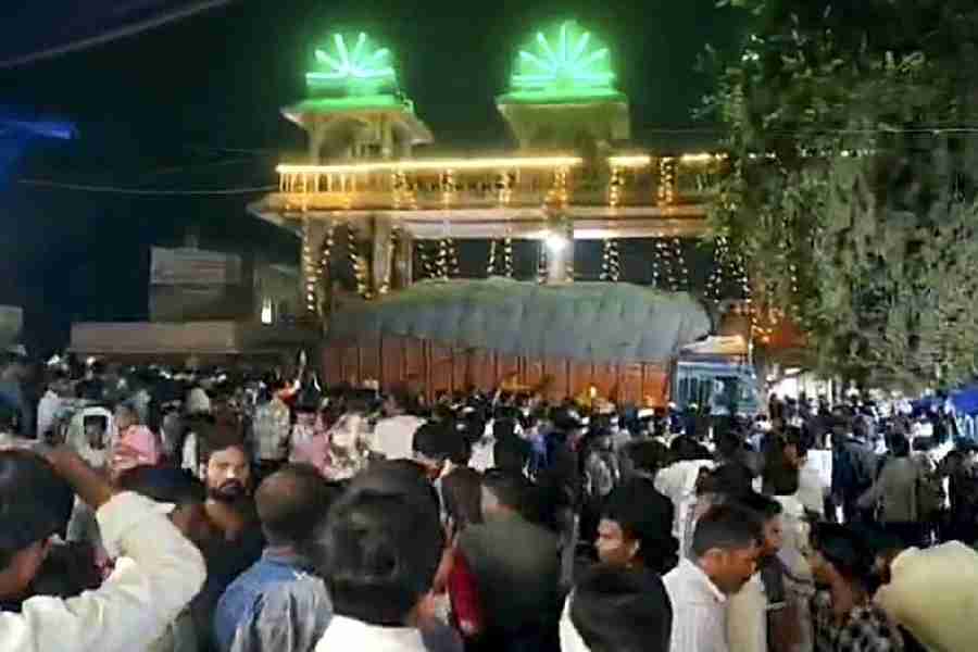 Madhya Pradesh temple tragedy: Truck ploughs into devotees in Gwalior, 14 killed