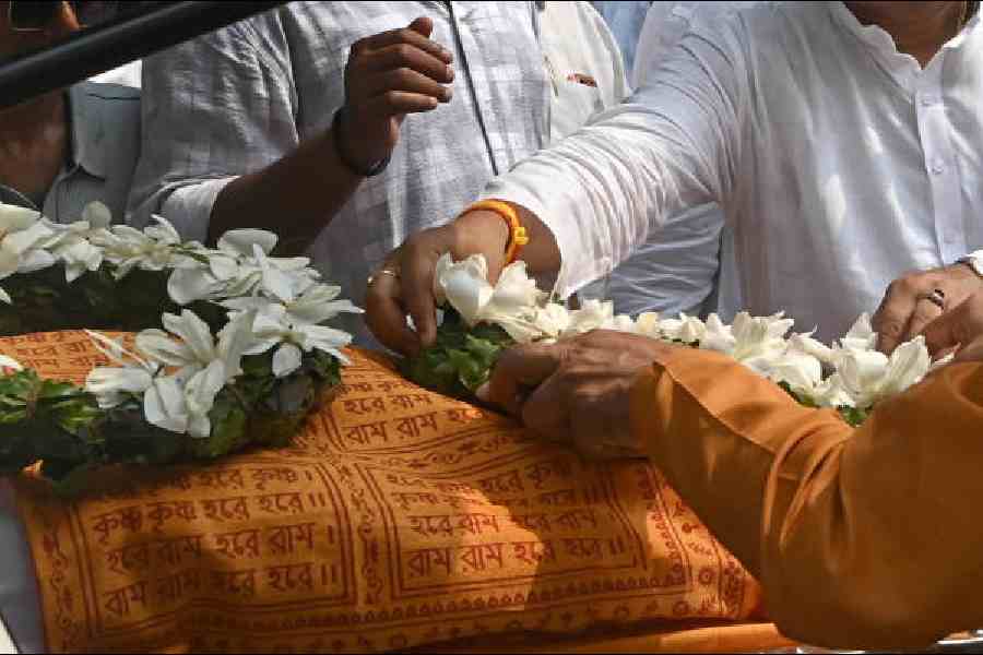 Chorebagan pandal tragedy: Kin grapple with loss of loved ones as jovial camaraderie turns into nightmare
