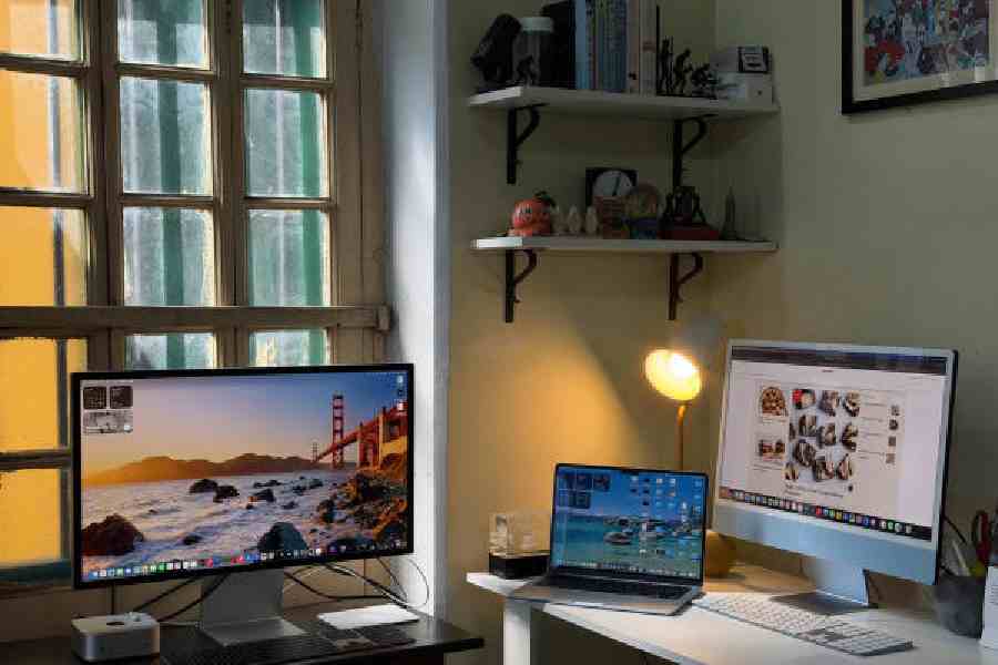 Users can do it all with the ultracompact Mac mini (extreme left) featuring the all-new M6 — from advanced productivity to running AI models on device, and more. For other tasks, there is always the MacBook Air (centre) and iMac (extreme right).
