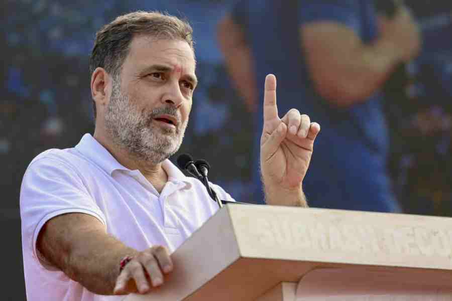 Supreme Court seeks Rahul Gandhi's response over allegation he pushed pregnant journalist