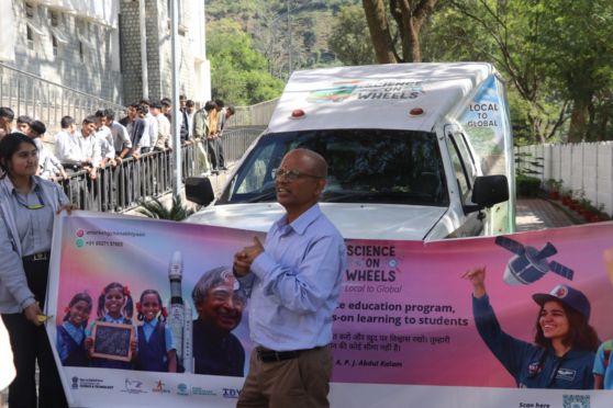 'Science on Wheels' Initiative: IIT Mandi Promotes Hands-On Science Education Across Himachal Schools