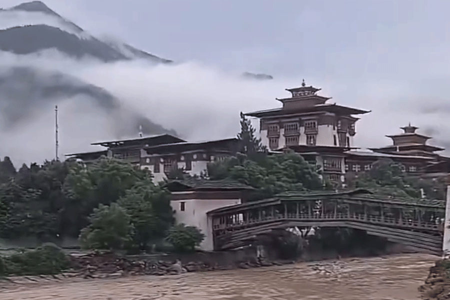 Bhutan glacial lake outburst triggers flash flood, high alert in north Bengal; villages evacuated