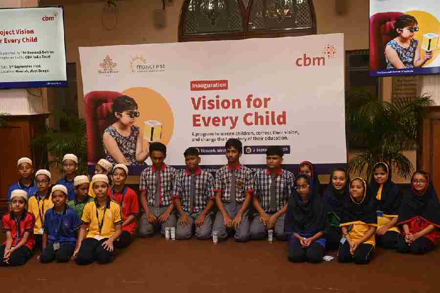 Bengal Schools Begin Vision Screenings for 10,000 Children