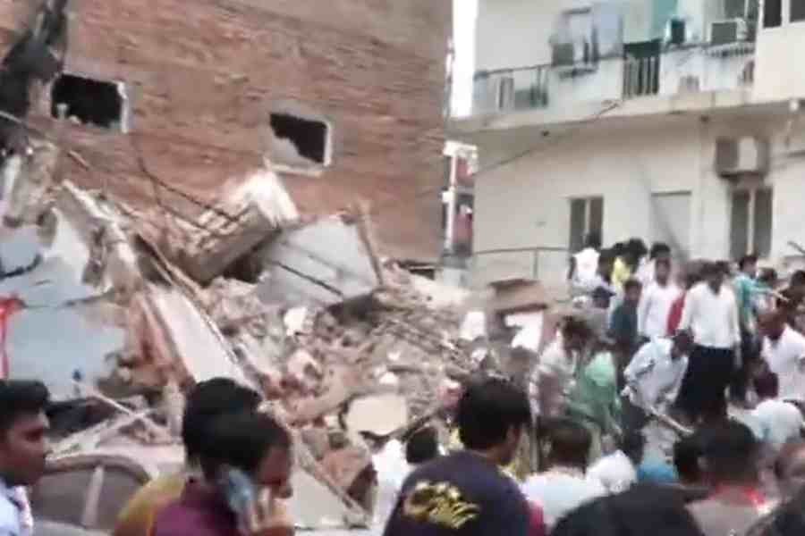 Building Collapses in Delhi’s Satya Niketan, Rescue Underway