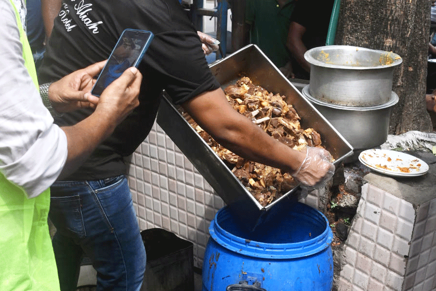 Kolkata Food Safety Drive Suspends Licences Of 40 Eateries