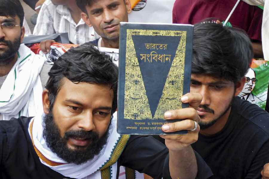 Bengal: Cockroach Janta Party holds Bankura protest, seeks action over supporter's father's death