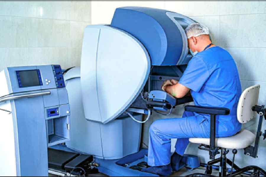 Indian Surgeons Seek Insurance Coverage to Lower Robotic Surgery Costs