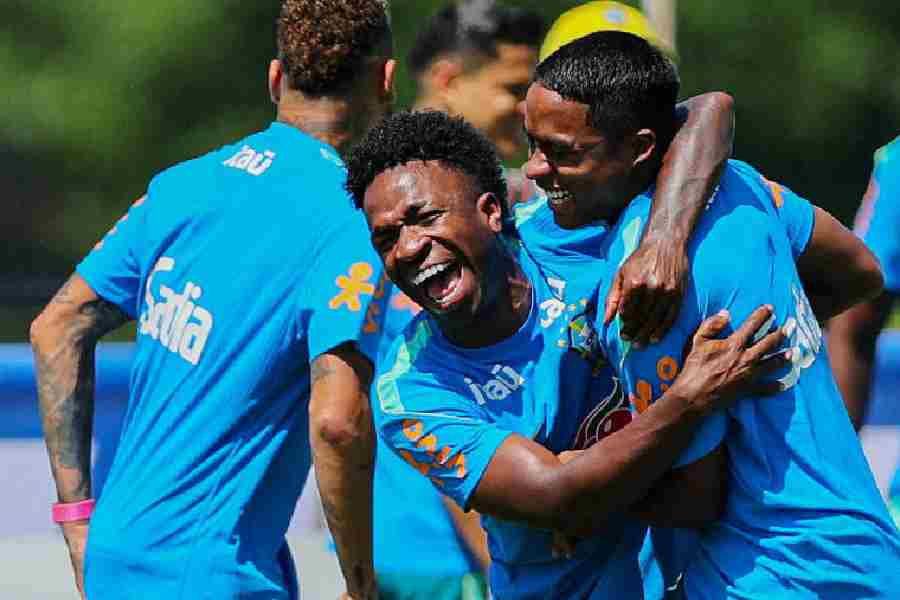 Real Madrid Weigh Early Return for Brazil Duo