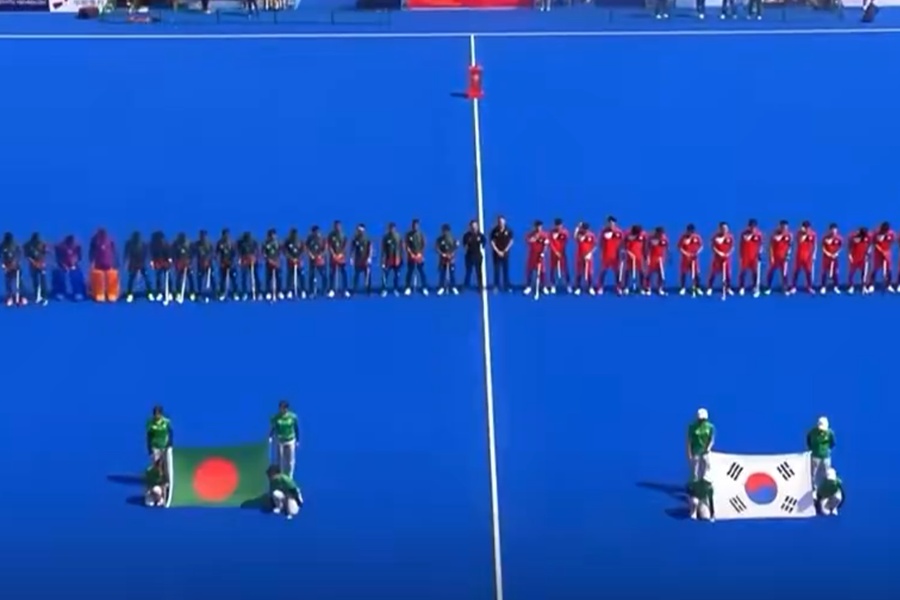 North Korean Anthem Played for South Korean Hockey Team