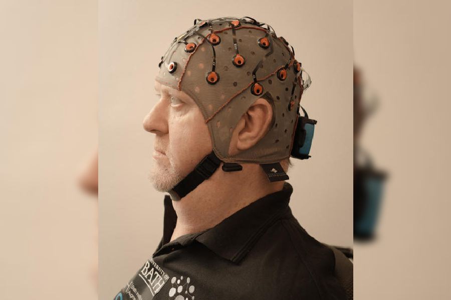 Paralysed Pilot Weighs Brain Implants Against EEG Headgear