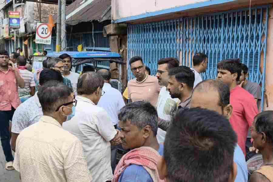Cooch Behar Wholesale Traders Begin Indefinite Strike Over Police Action