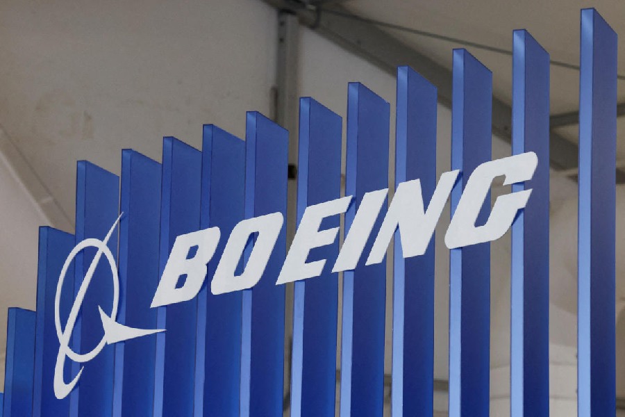 Boeing Finds Software Glitch in 737 MAX Jets