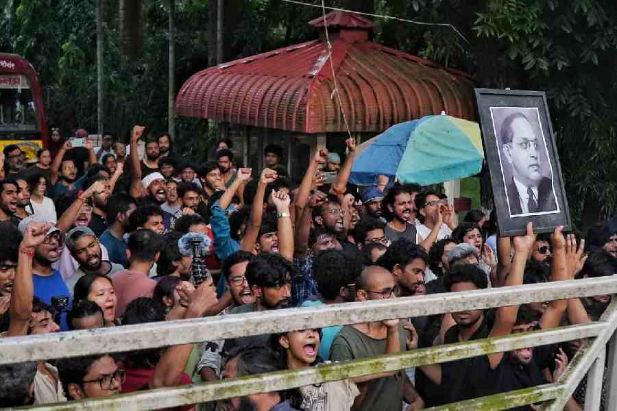Clash at Kolkata Film Institute Follows Dispute Over RSS-Linked Event