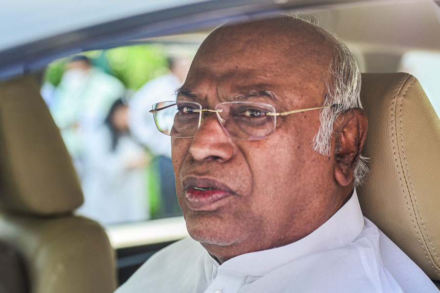 Congress Plans Dalit-Adivasi Self-Respect Meeting Over Kharge Ritual