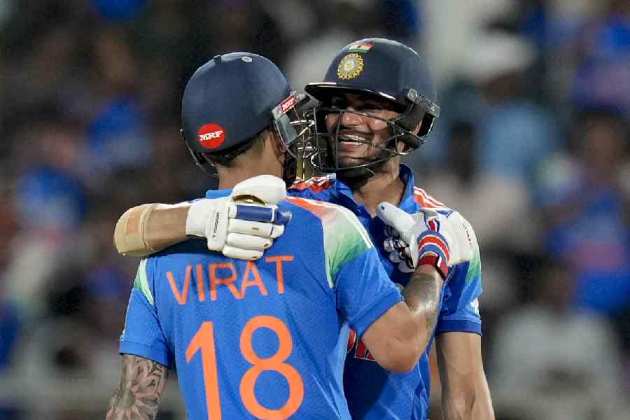 Gill and Kohli Lead India to Dominant ODI Win