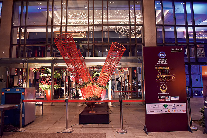 outdoors: The entrances were decked up with two red flower pots both four feet tall. The flowers used for it? Gypsophilas, dahlias, coxcombs and others. “Other than coxcomb, most of the flowers used were from the city. The concept had to do with Calcutta, its flowers and its women, which we thought was very appropriate,” said Baisakhi. Along with the flower pots, an installation called the Search Lights was also set up. “The Search Lights depicted the search for talent. It was developed aesthetically because the awardees were under the focus light,” said Swarup.