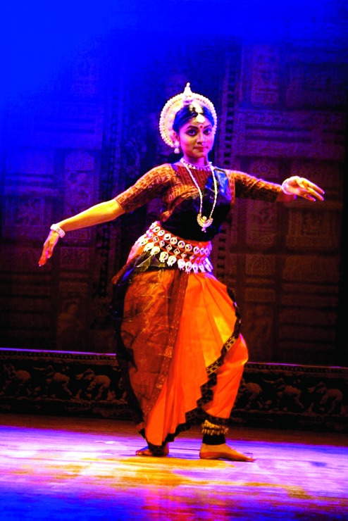 Dancers pay tribute to master - Telegraph India